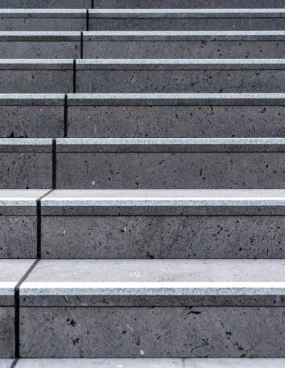 PHILIPP NÜTHEN BAU UND DENKMAL - Projekt Essen Staatsanwaltschaft Treppe