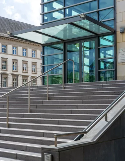 PHILIPP NÜTHEN BAU UND DENKMAL - Projekt Essen Staatsanwaltschaft Treppe